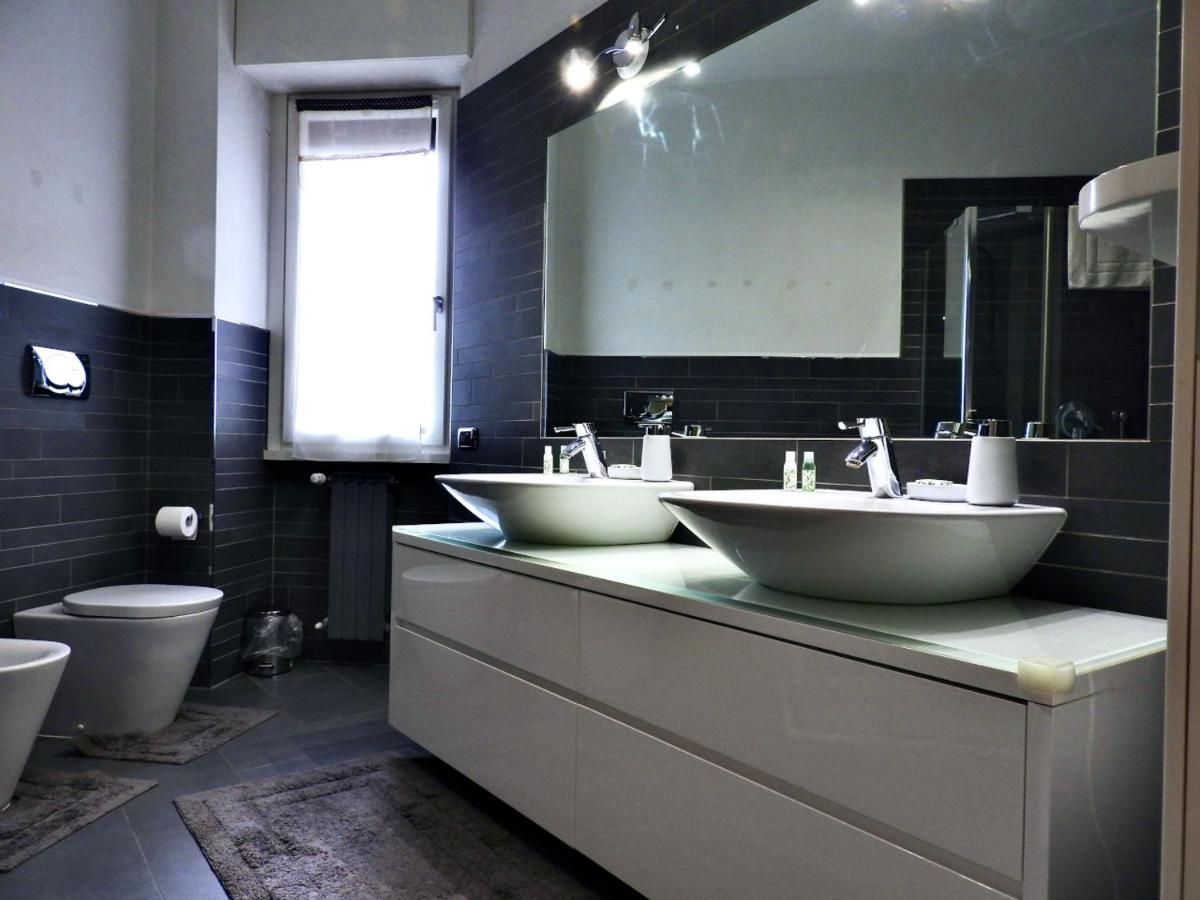 Sole Tra I Pini - Foresteria Lombarda ปาราบิอาโก ภายนอก รูปภาพ