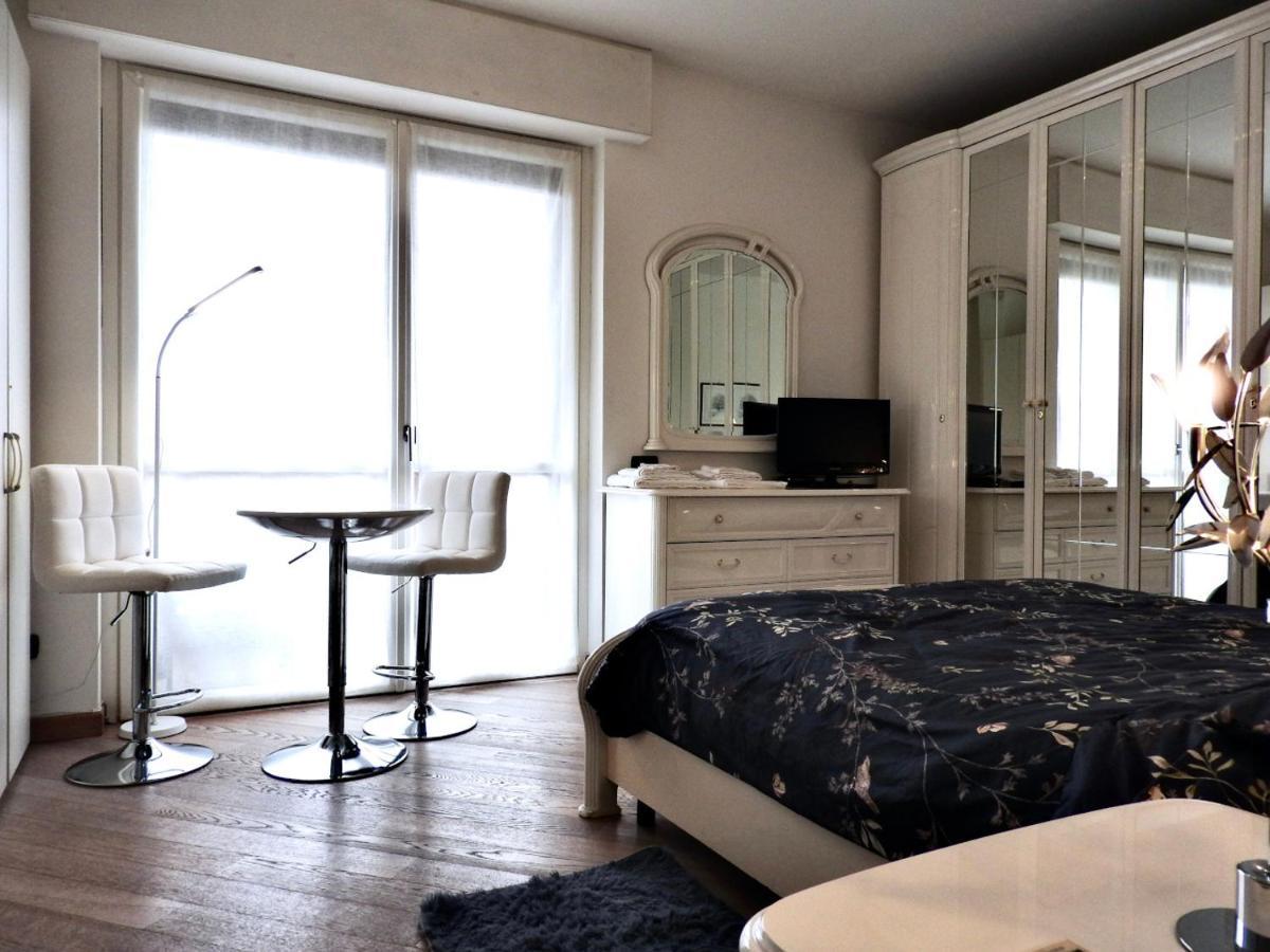 Sole Tra I Pini - Foresteria Lombarda ปาราบิอาโก ภายนอก รูปภาพ